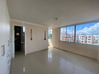 Foto 13 de Departamento de 3 dormitorios de venta en calderon