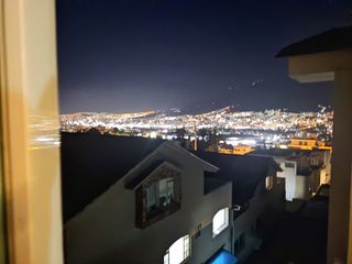 Casa en renta  norte de Quito Santa Lucia