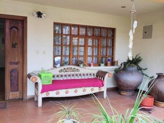 Foto 8 de Amplia casa en venta en Puertas del Sol -  Cazhapata con área verde.