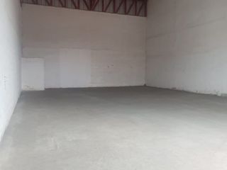 Foto 11 de En alquiler estratégica bodega en complejo km 7.5 vía Daule