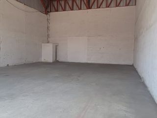 Foto 15 de En alquiler estratégica bodega en complejo km 7.5 vía Daule