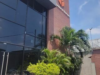 Foto 1 de En alquiler estratégica bodega en complejo km 7.5 vía Daule