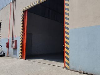 Foto 3 de En alquiler estratégica bodega en complejo km 7.5 vía Daule