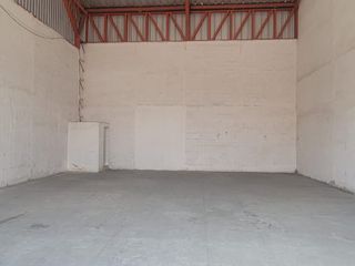 Foto 17 de En alquiler estratégica bodega en complejo km 7.5 vía Daule