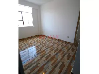 Venta De Departamento En Urb Los Geranios Piura