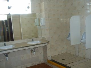 Foto 10 de ALQUILO LOCAL COMERCIAL EN AV ARAMBURÚ SAN ISIDRO