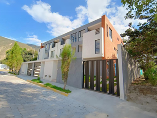 Foto 2 de Casa Por Estrenar en Venta dentro de Urbanización Privada