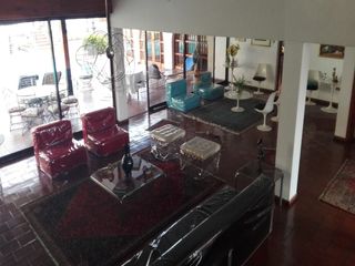 Foto 1 de VENDO CASA CON PISCINA CERCA A MOLINA PLAZA – LA MOLINA