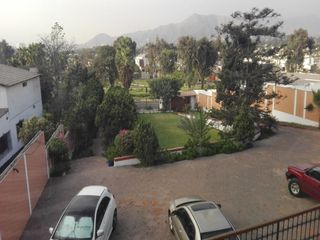 Foto 2 de VENDO CASA CON PISCINA CERCA A MOLINA PLAZA – LA MOLINA