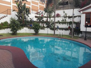 Foto 4 de VENDO CASA CON PISCINA CERCA A MOLINA PLAZA – LA MOLINA