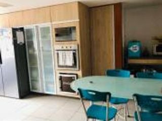 Foto 3 de Vendo Hermosa Casa Amplia en Miraflores