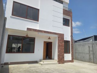 Foto 2 de casa de venta en manta zona norte san agustin