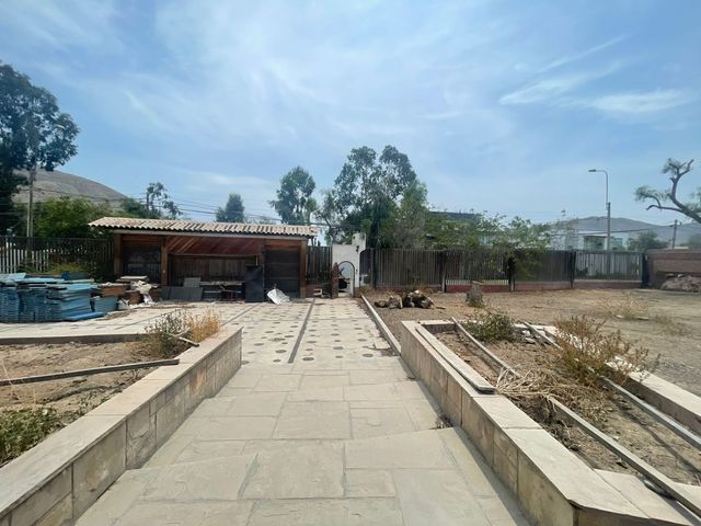 Se Vende Casa - Terreno de 2500 m² en Sol de La Molina