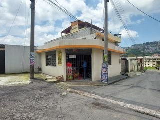 Foto 1 de Casa esquinera e independiente de venta en Quitumbe