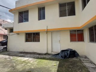 Foto 4 de Casa esquinera e independiente de venta en Quitumbe