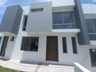 Rento casa de 130m2 en Calderon sector Bonanza en el conjunto Balcones de Cajon 2