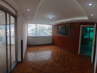 Oportunidad, Amplio Departamento de 180 m2, Local Incluido, Av. Amazonas