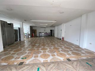 Foto 1 de local comercial de alquiler manta zona sur