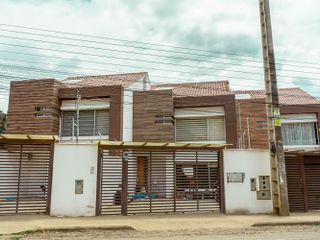 Amplia Casa en Venta, Sector Ucubamba, en Cuenca