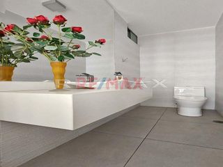 ¡Exclusivo Y Acogedor Departamento Ubicado Frente A Un Parque Urb. Chacarilla – Surco La Zona Más Tranquila De Surco!