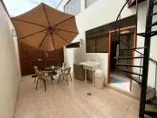 Excelente oportunidad - Casa de dos pisos en Barranco