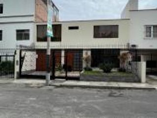 Excelente oportunidad - Casa de dos pisos en Barranco
