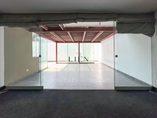 Oficina amplia- Muy buena iluminación- 2 terrazas