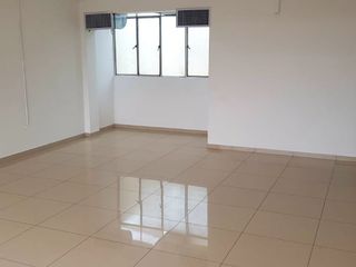 Foto 4 de Venta de amplio Local en Av Aramburu a un paso de la vía expresa - San Isidro