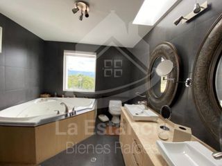 VENTA CASA TANDA  NAYON  QUITO