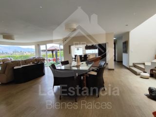 VENTA CASA TANDA  NAYON  QUITO