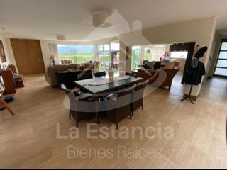 VENTA CASA TANDA  NAYON  QUITO