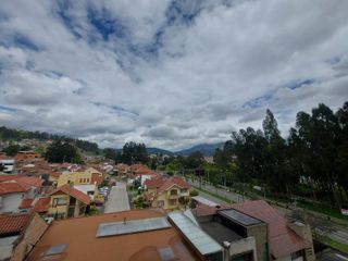 Departamento espectacular en Cuenca de venta edificio exclusivo Torres del bosque POR ESTRENAR
