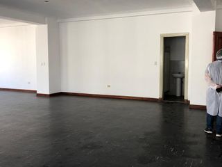 Foto 4 de MUY BUENA OFICINA REMODELADA CON EXCELENTE UBICACIÓN A UNA CUADRA DE PLAZA SAN MARTIN