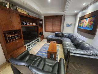 Foto 11 de Lomas de Urdesa, Venta de Excelente Departamento 5 dormitorios amoblado con Vista a la ciudad y areas sociales