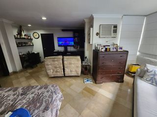 Foto 17 de Lomas de Urdesa, Venta de Excelente Departamento 5 dormitorios amoblado con Vista a la ciudad y areas sociales