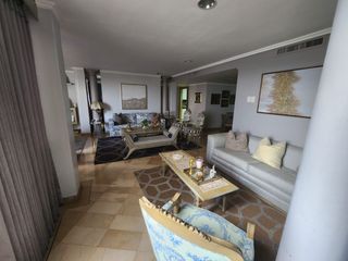 Foto 4 de Lomas de Urdesa, Venta de Excelente Departamento 5 dormitorios amoblado con Vista a la ciudad y areas sociales