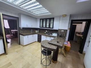 Foto 9 de Lomas de Urdesa, Venta de Excelente Departamento 5 dormitorios amoblado con Vista a la ciudad y areas sociales