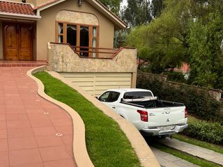 Foto 1 de VENTA DE HERMOSA CASA EN CUENCA