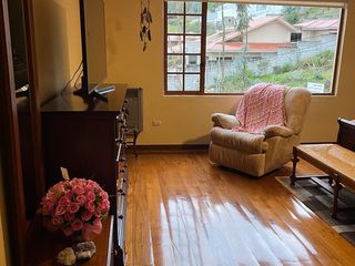 Foto 47 de VENTA DE HERMOSA CASA EN CUENCA