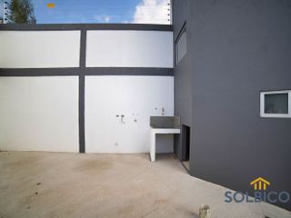Amplia casa  de 3 pisos aplicada a crédito vip en Cuenca