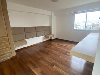 Lindo flat remodelado de 2 dormitorios en Miraflores