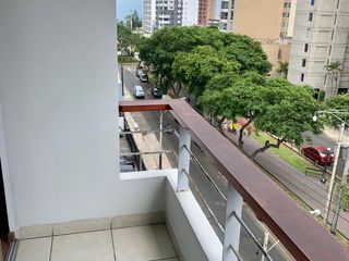 Lindo flat remodelado de 2 dormitorios en Miraflores