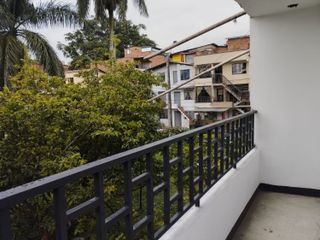 Apartamento en venta Francisco Antonio Zea, con terraza, $228 Millones Negociables