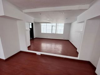 Foto 7 de En venta oficina casa comercial Independiente sector El Inca