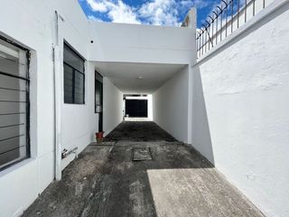 Foto 2 de En venta oficina casa comercial Independiente sector El Inca