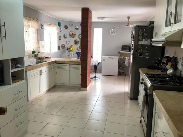 SE VENDE CASA EN CONDOMINIO DE 5 EN LAS CASUARINAS