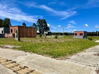 Lote esquinero en Jardines del Carmen