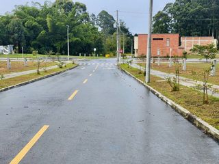 Lote esquinero en Jardines del Carmen