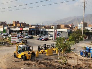 LOCAL INDUSTRIAL EN LOS OLIVOS