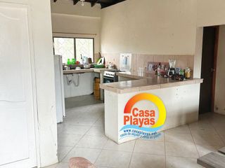 Casa de Venta en Playas, Sector Altamira, atrás Registro Propiedad